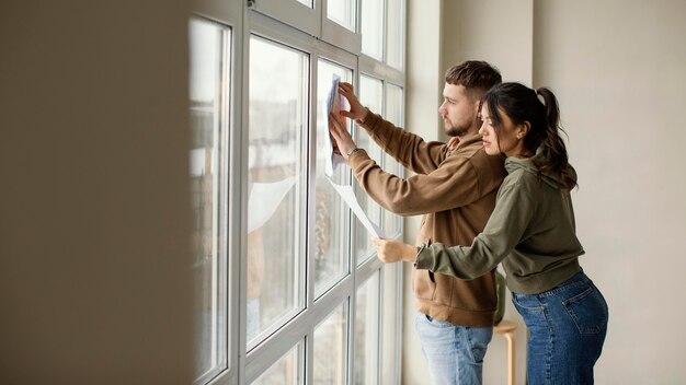 Jak wybrać idealne okna i drzwi dla twojego domu: poradnik krok po kroku