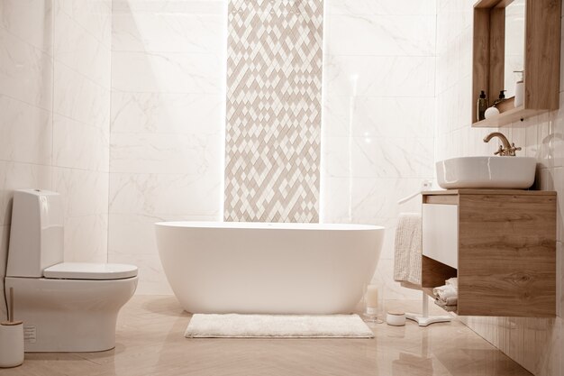 Jak stworzyć naturalne i eleganckie wnętrze łazienki za pomocą płytek panelopodobnych?