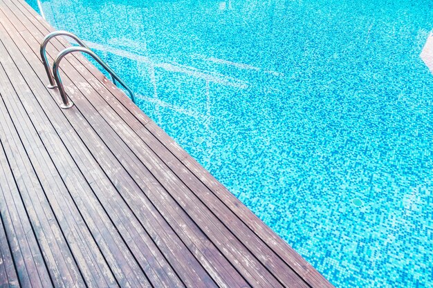 Jak prawidłowo konserwować i czyścić filtry piaskowe do basenu?